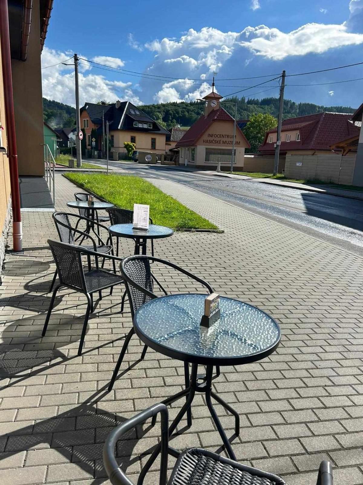 Penzion A Restaurace Na Salasi Hutisko Luaran gambar