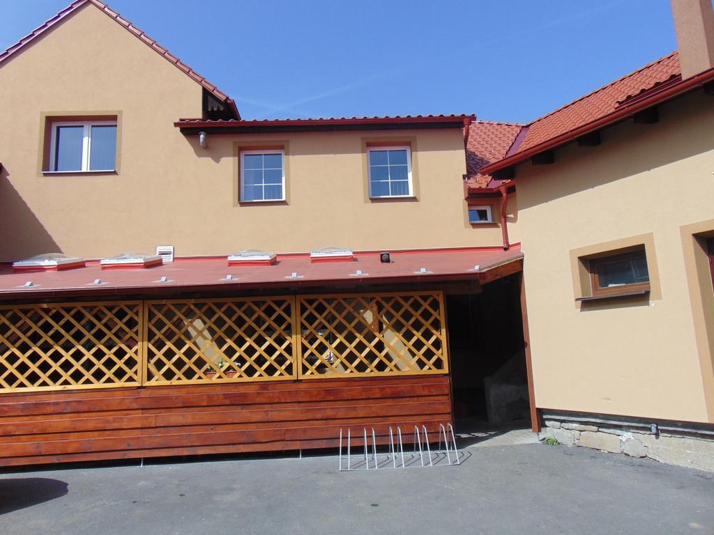 Penzion A Restaurace Na Salasi Hutisko Luaran gambar